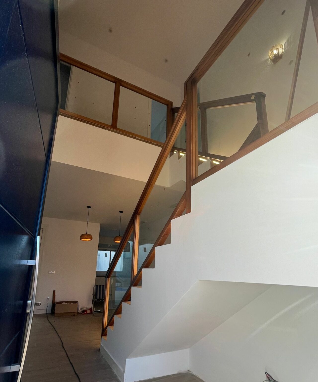 escalera-baranda-interior-madera-carpinteria-cadiz-malaga